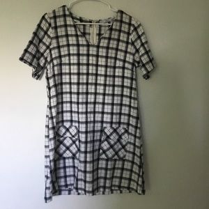 Pretty Checkered V-Neck Short Sleeve Dress